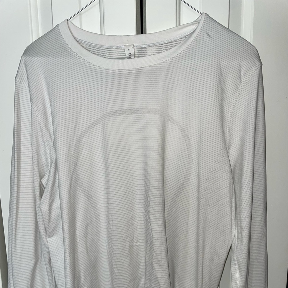 Lululemon Swiftly Breathe Relaxed Fit Long Sleeve Top